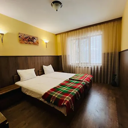 фокс хаус Fox House Peshtera (Pazardzhik)