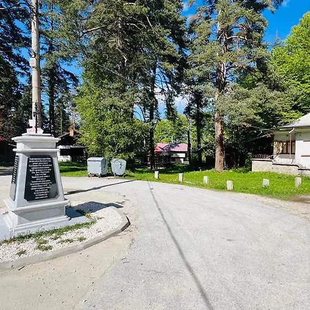 фокс хаус Fox House Hotel *