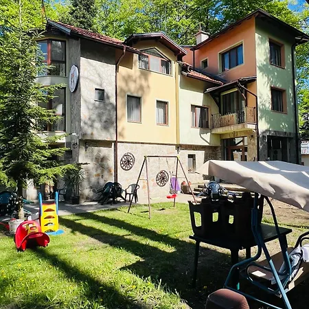 фокс хаус Fox House Hotel Peshtera (Pazardzhik)