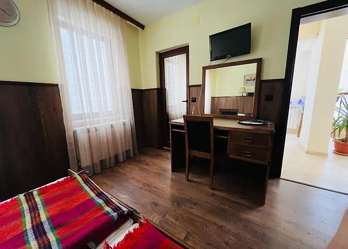 фокс хаус Fox House Peshtera (Pazardzhik)